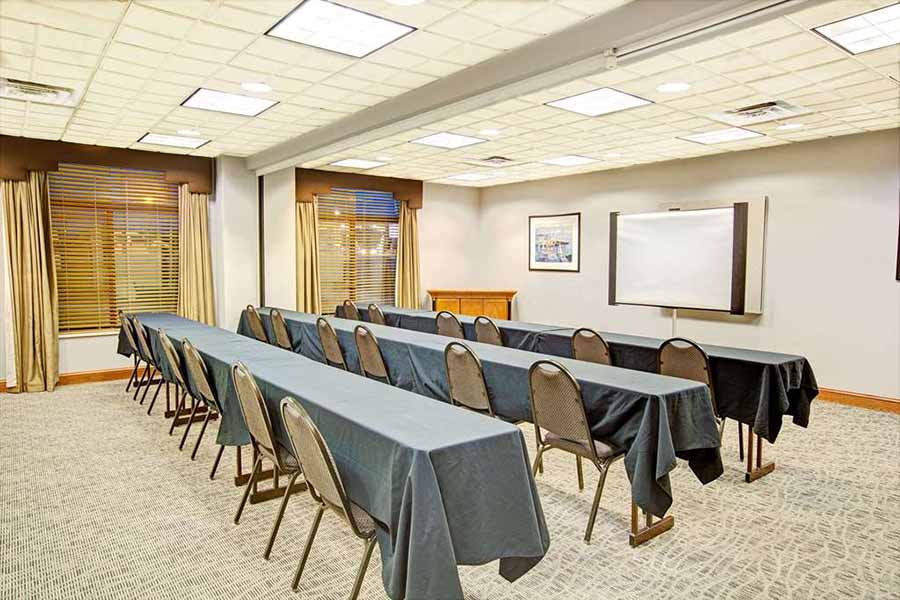 Wingate by Wyndham Mooresville NC meeting room
