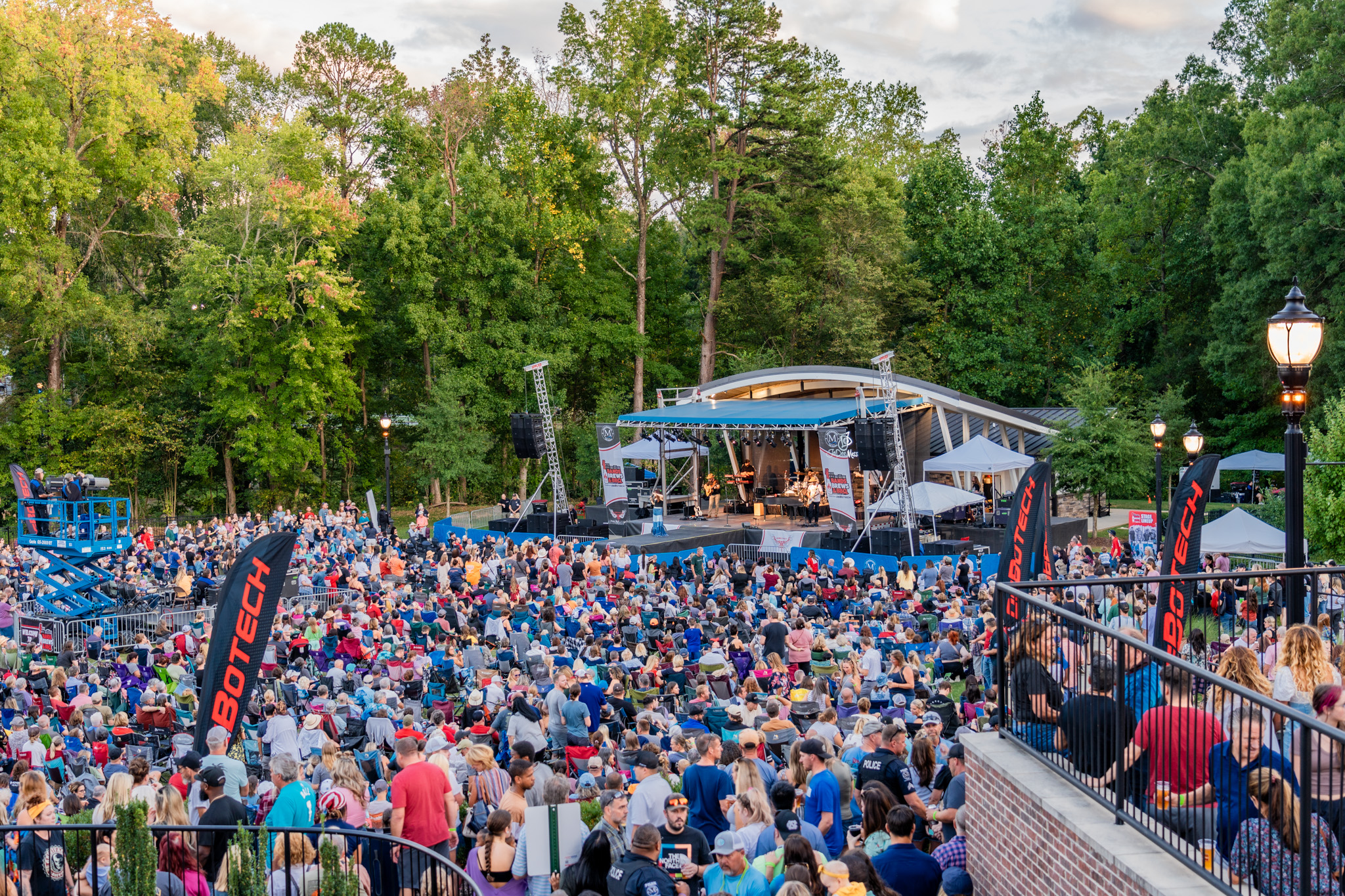 Crowd and Bands Brews and BBQ at Liberty Park